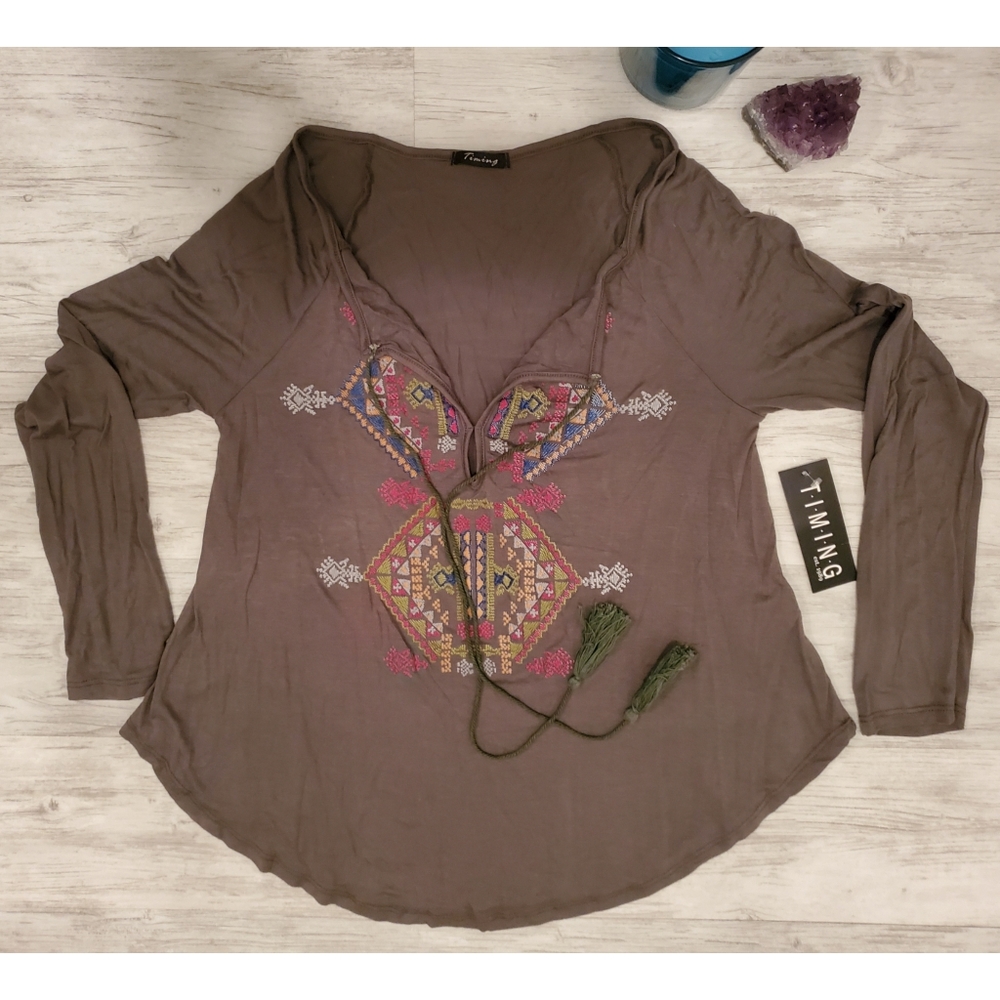 🆕️ Embroidered Peasant Style Top With Tassels 🆕️